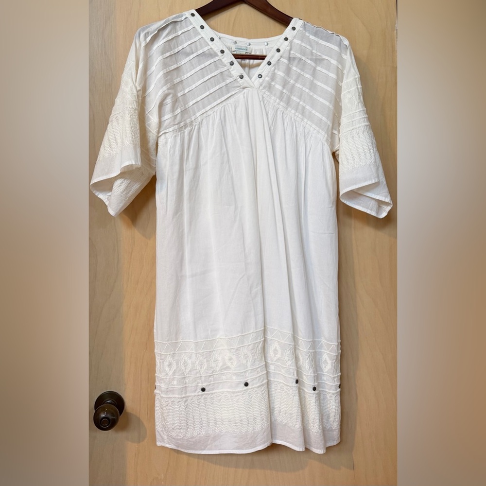 NWOT Sundance Sz S cotton dress with platinum studs.